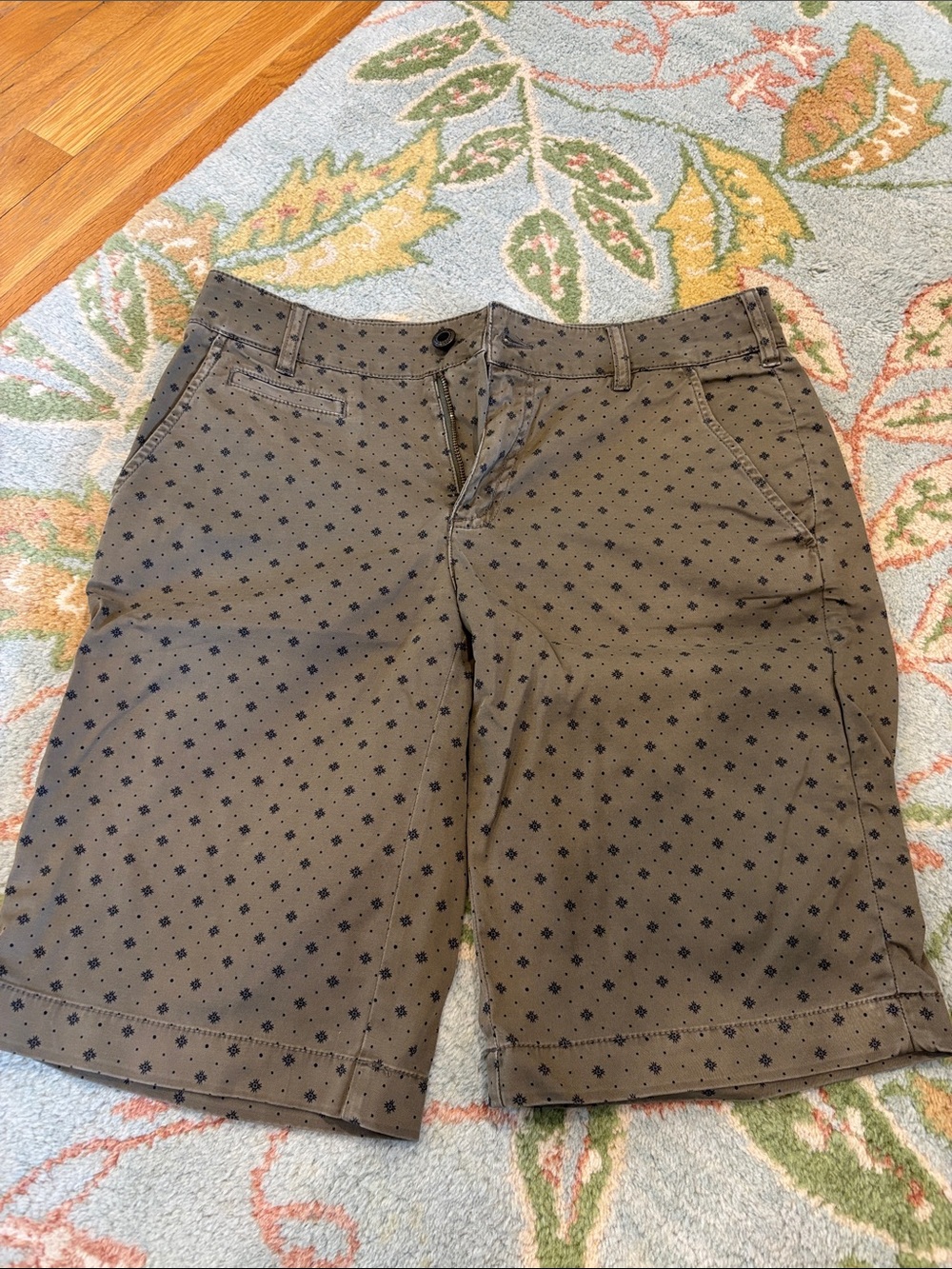 Orvis Shorts size 4. Inseam 10”